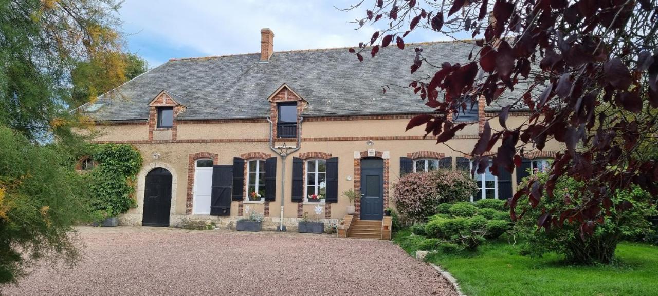 Au Nid des Champs, Agréable chambre d'hôtes avec jacuzzi sur demande, proche de Chartres Dammarie  Exterior foto